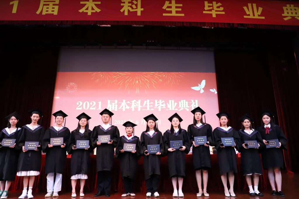 59C7AF03D0727D93B2584F26858_FD64CA94_1351B.jpg?e=