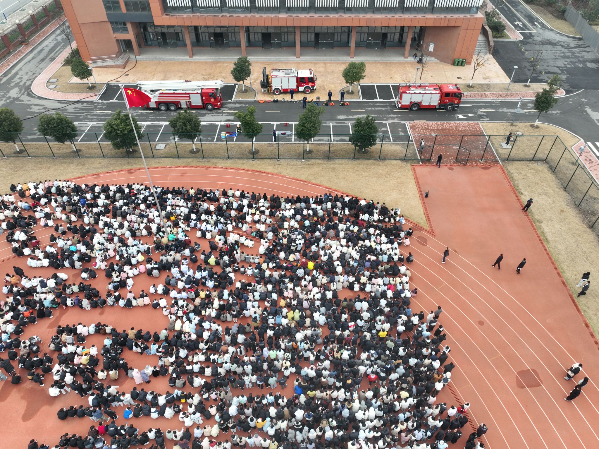 8F1C0A5242A0E9A9AE3FAF5D8D6_05E83323_B9B2F